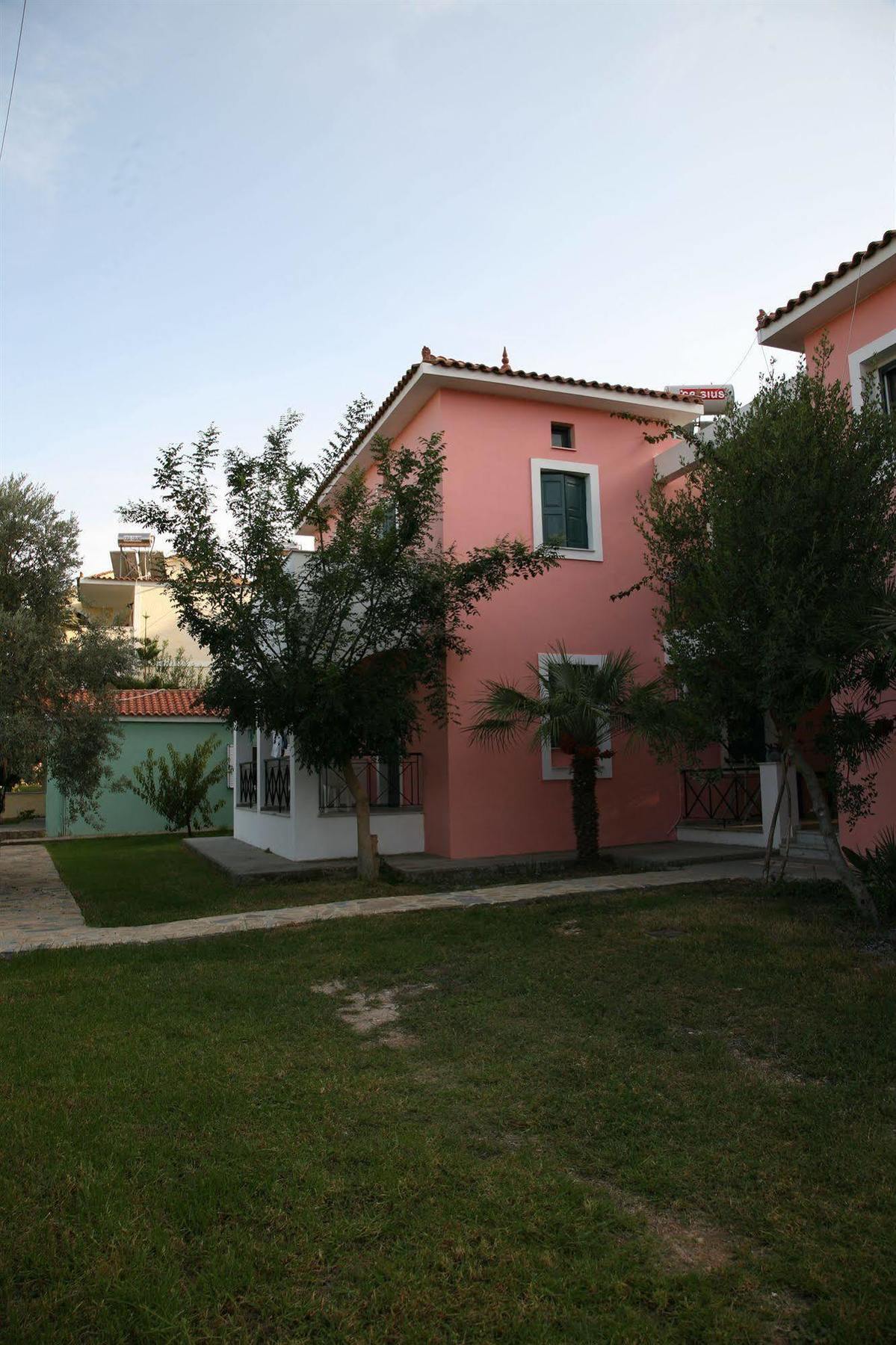 Zeus Hotel Ireo  Extérieur photo